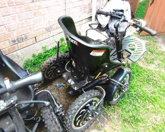 Another photo of Zoom power chair. AS IS parts only.