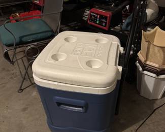 Nice rolling cooler
