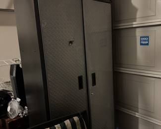 Locking storage cabinet