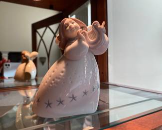 Lladro- porcelain figurine -Little Angel with Lyre $80