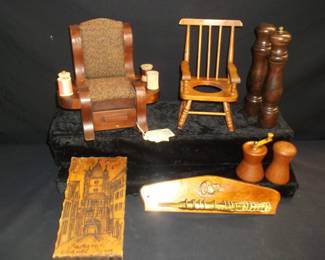 Wooden salt and pepper mill