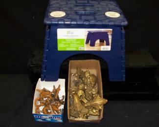 Step Stool       Hardware