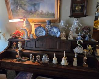 Bells, Unicorn figures