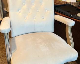 Tufted Executive Office Chair
