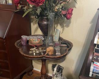 Charming Pie crust Table