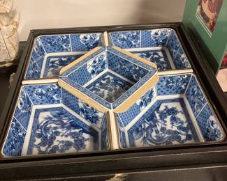 Chinese porcelain serving dishes in wooden case