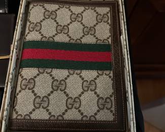 Gucci vintage wallet