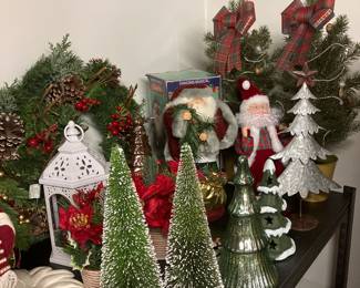 Good selection of Christmas