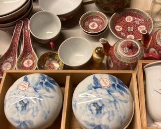 Zhongguo Jingdezen Mun Shou Famille Tose tea set