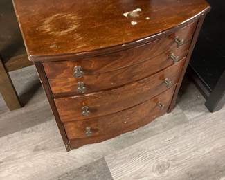 Jewelry chest