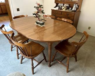 Upgrade your dining space with this beautiful table that comfortably seats 6.