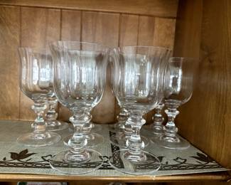Take home this lovely set of glass cups—perfect for entertaining or everyday use!