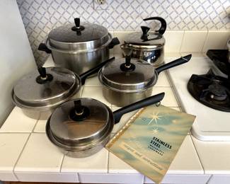 Gracious Living stainless steel pots – sleek, sturdy, and perfect for all your cooking needs