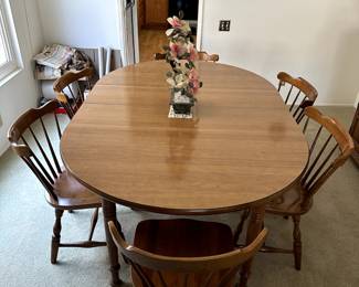 Upgrade your dining space with this beautiful table that comfortably seats 6.