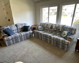 Cozy and perfect set of couches, if you are looking to upgrade or decor your house with the classic late 90s early 00s style!