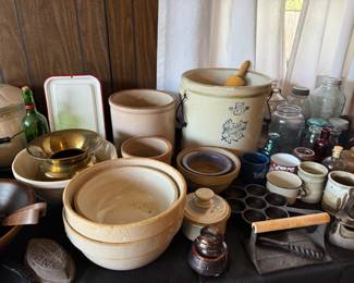 Crock Bowls/Cast Iron