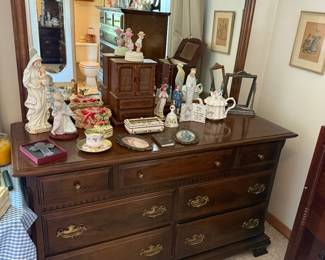 Ethan Allen Dresser with Mirror