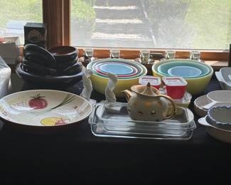 Pyrex mixing bowl sets, pasta serve bowl, carved wood salad set, espresso cups, refrigerator storage set.