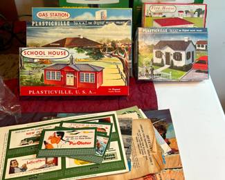 Plasticville railroad buildings and Lionel billboards and more