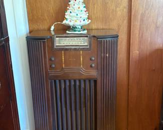 Philco tube radio