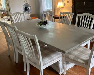 Shabby chic dinning tables with 8 Chairs