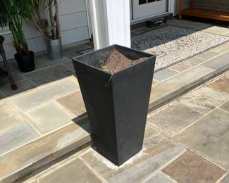 Black planters