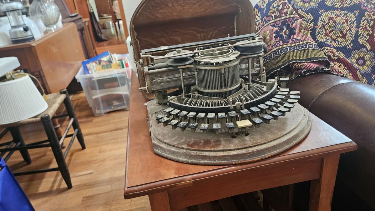 Very unique 1890's Typewriter. Just needs a good cleaning, keep it all original or restore it to it's former glory!
