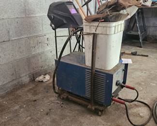 Working welder. Make an offer on the whole lot