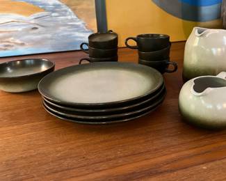 So Retro! Heath Dinnerware