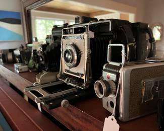 Antique/Vintage Cameras. Brownie, polaroid