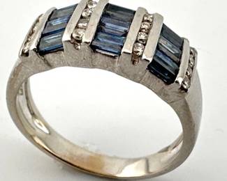 4kt natural blue sapphire and diamond ring