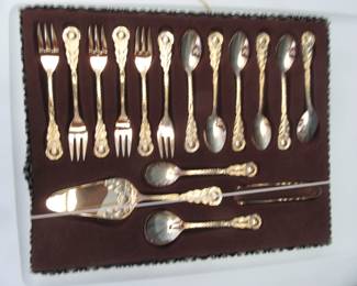 Travel flatware. Nice small collection,