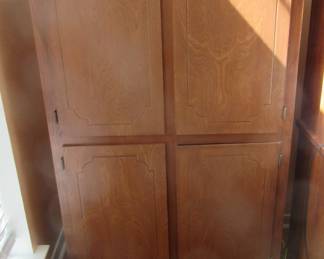 Storage cabinet
