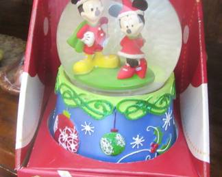 Mickey and Minnie vintage Disney snow globe. still on original box.