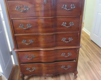 5 drawer serpentine chest of drawers.