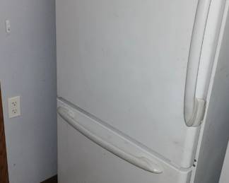 Full size refrigerator