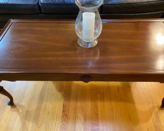 Mahogany Queen Anne style coffee table