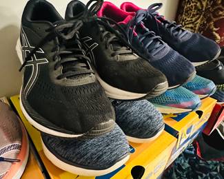 Shoes are women's size 9.5 and 10