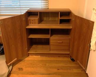 And without the additional monitors or other distractions, this is the completely opened desk.
