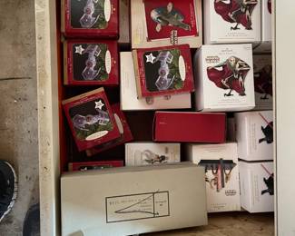 TAKING BEST OFFER for lot of 10,000 (approx) Assorted Hallmark Collectible Ornaments. My father was Lennycmas on eBay.