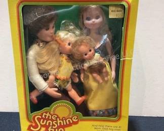 Sunshine Family dolls