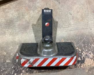 Rigid hitch steps