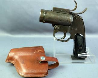 Pistol Pyrotechnic M8 Flare Gun SN# 296611, Marked U.S. Property, In Leather Holster