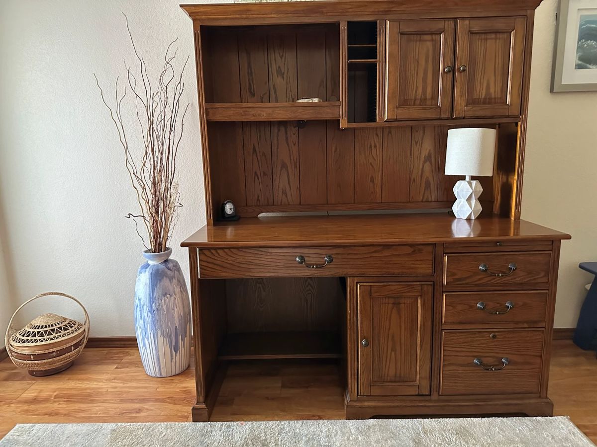 Computer Desk and Hutch