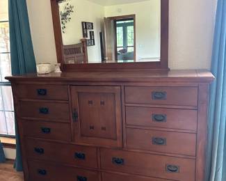 Craftsman Style Dresser wMirror