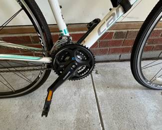 C42 - $200. Cannondale Quick C4. Size Tall. Bike in good condition. Tires are flat - might need air or might need new inner tubes.