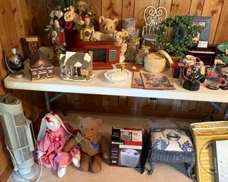 Assorted vintage items