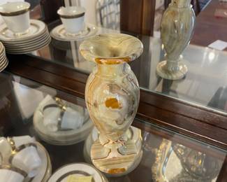 D11 - $25. 8" Onyx Vase.