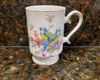 D1 - Set of 5 bird pedestal mugs. Made in Japan. $15