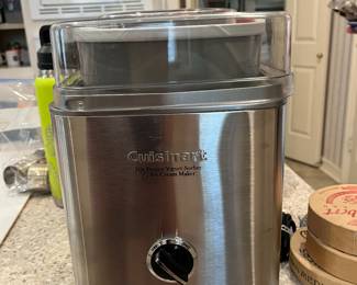 Cusinart Ice cream and yogurt/sorbet machine
